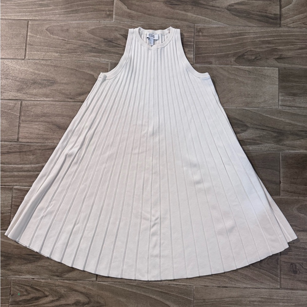 COS women’s cream Pleated dress, pleated, XS